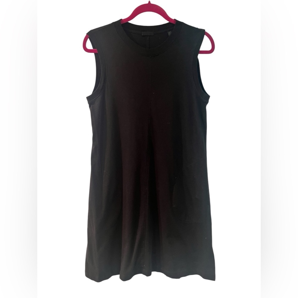 Black Sleeveless Dress